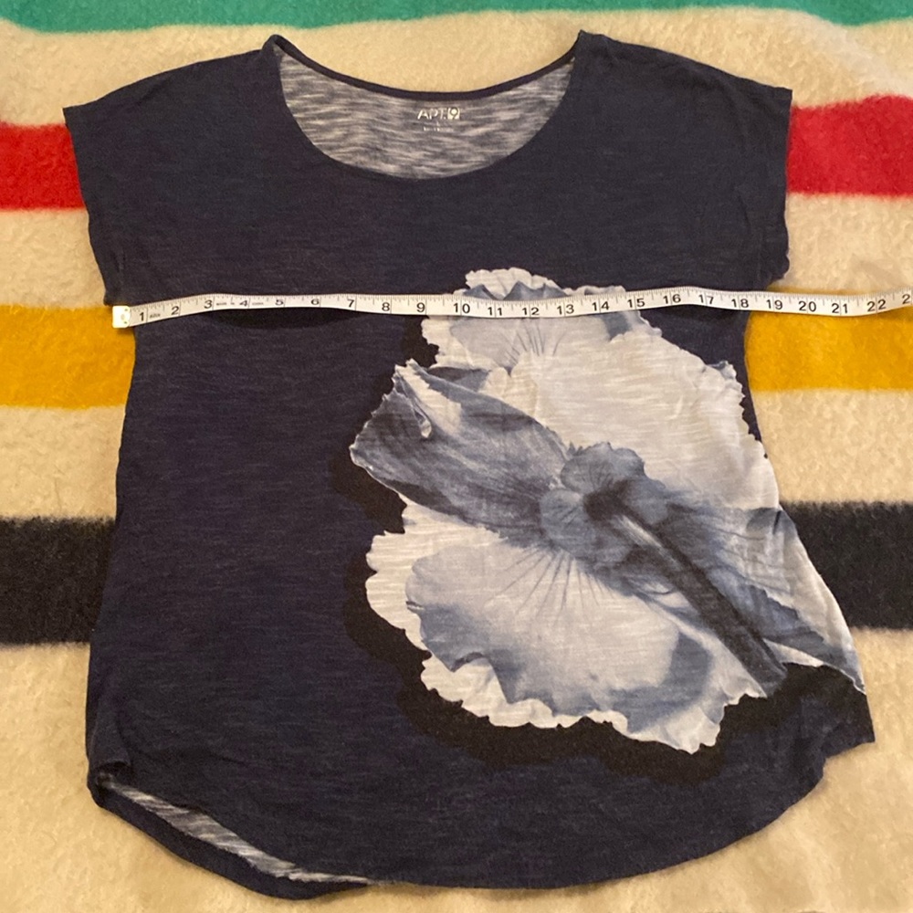 APT 9 Women’s Large Blue Tee